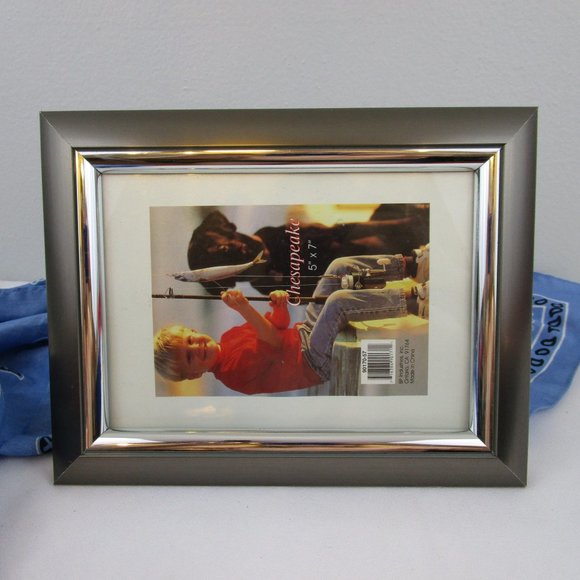 5 x 7 Pewter/Silver Tone Acrylic Photo Frame - Picture 2 of 9